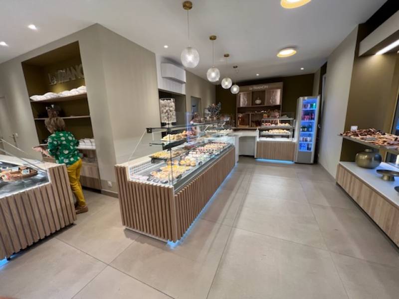 Vente et installation de vitrines réfrigérées pâtisserie Marseille 13007